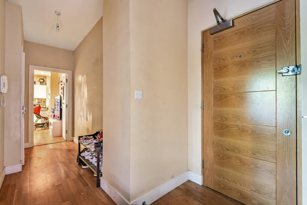 Apartment in Twickenham - More