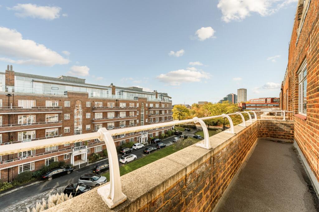 Apartment in London, West Kensington - View 3