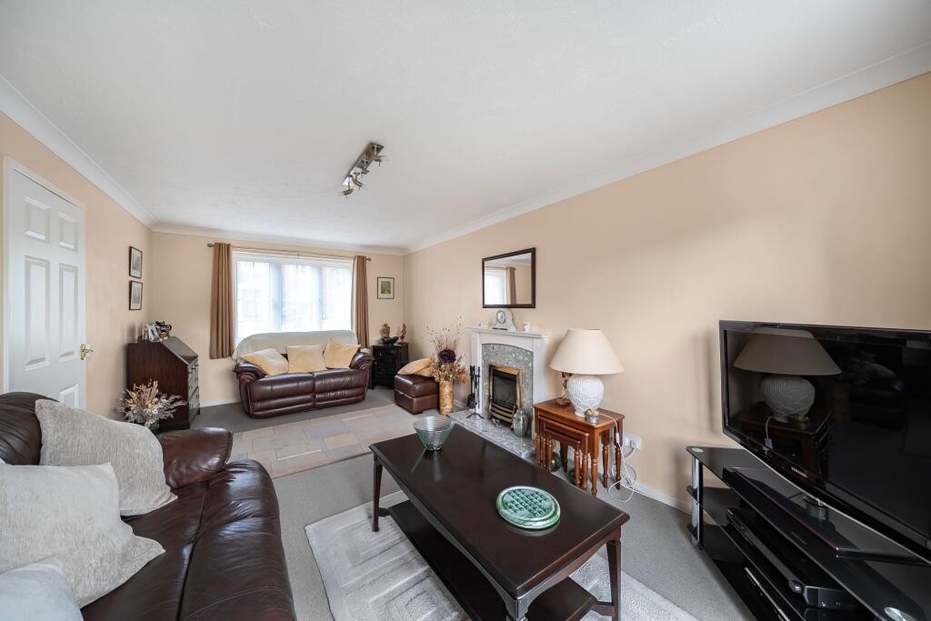 Cuxhaven Way, Andover, SP10 photo 4