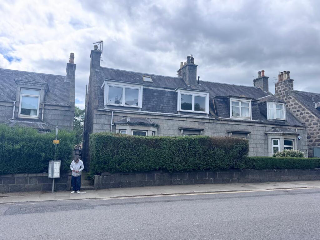 Main image of property: First Floor Flat, 31 Powis Terrace, Aberdeen, Aberdeen City