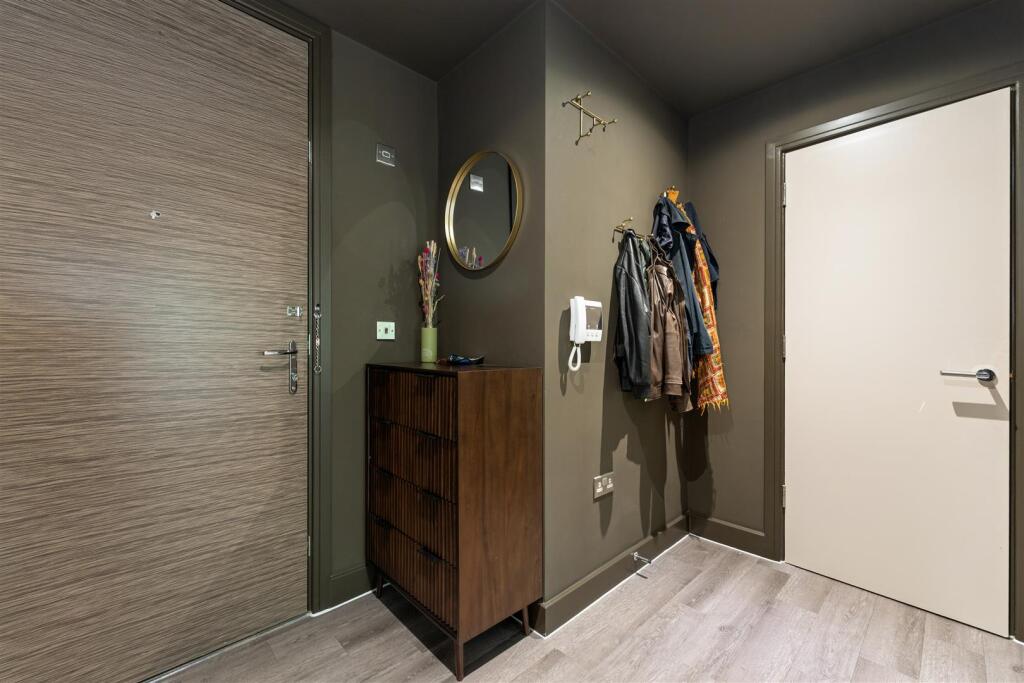 Apartment in London - More