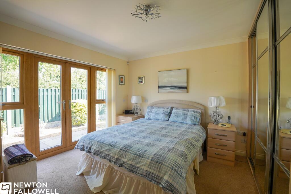 House in Bassetlaw, Hallcroft - More