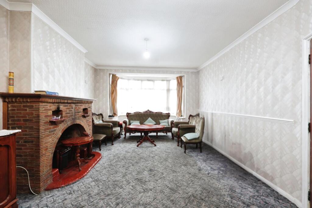 Valley Drive, London photo 2