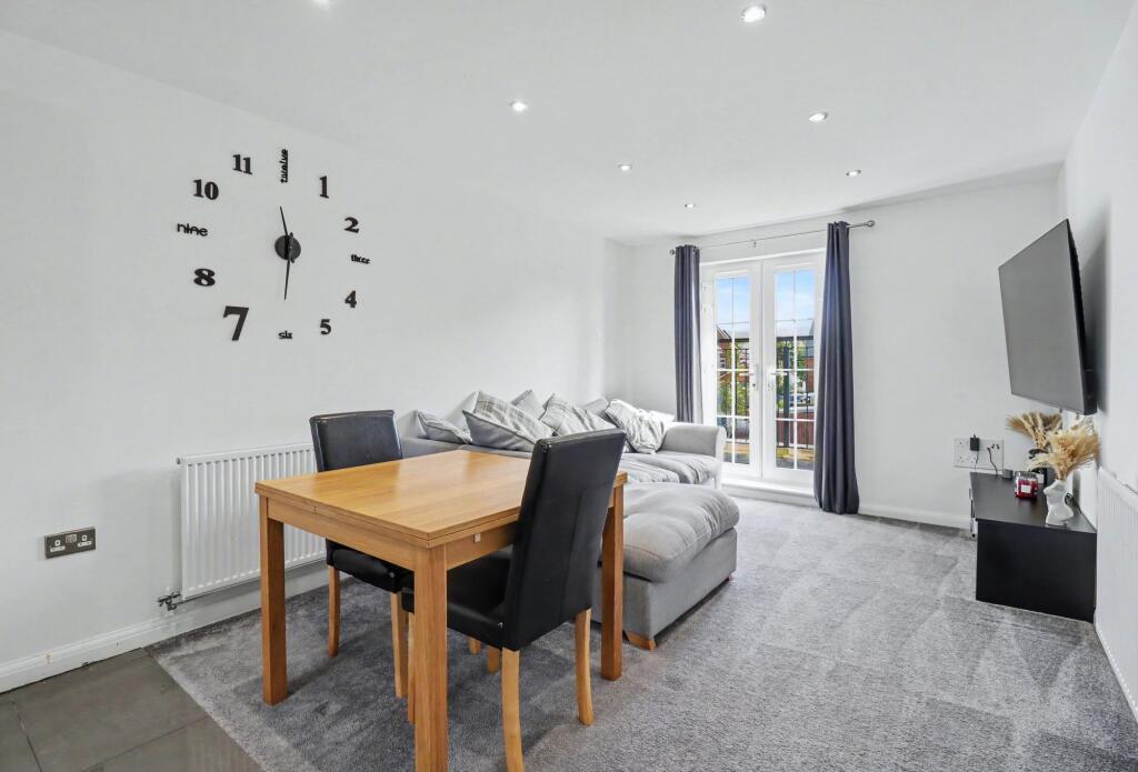 Apartment in Southampton - View 3