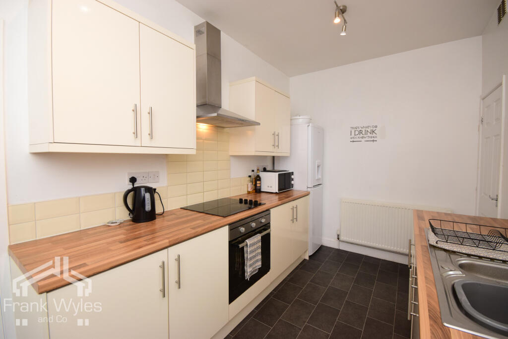 Oswald Road, Lytham St. Annes, Lancashire photo 2