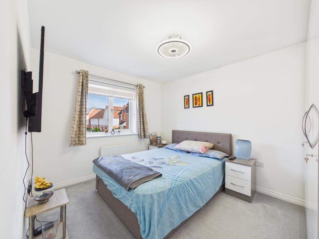 Tributary Lane, Faygate, Horsham, RH12 0BQ - View 6
