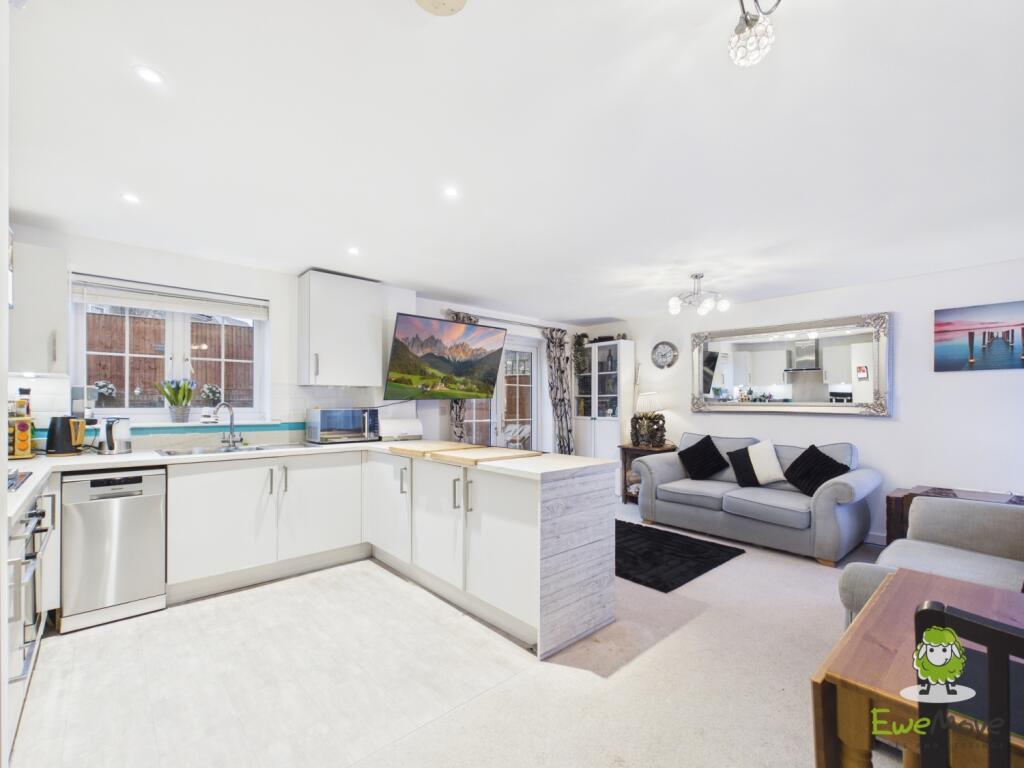 House in Basingstoke and Deane, Vyne Park, Bramley - View 3