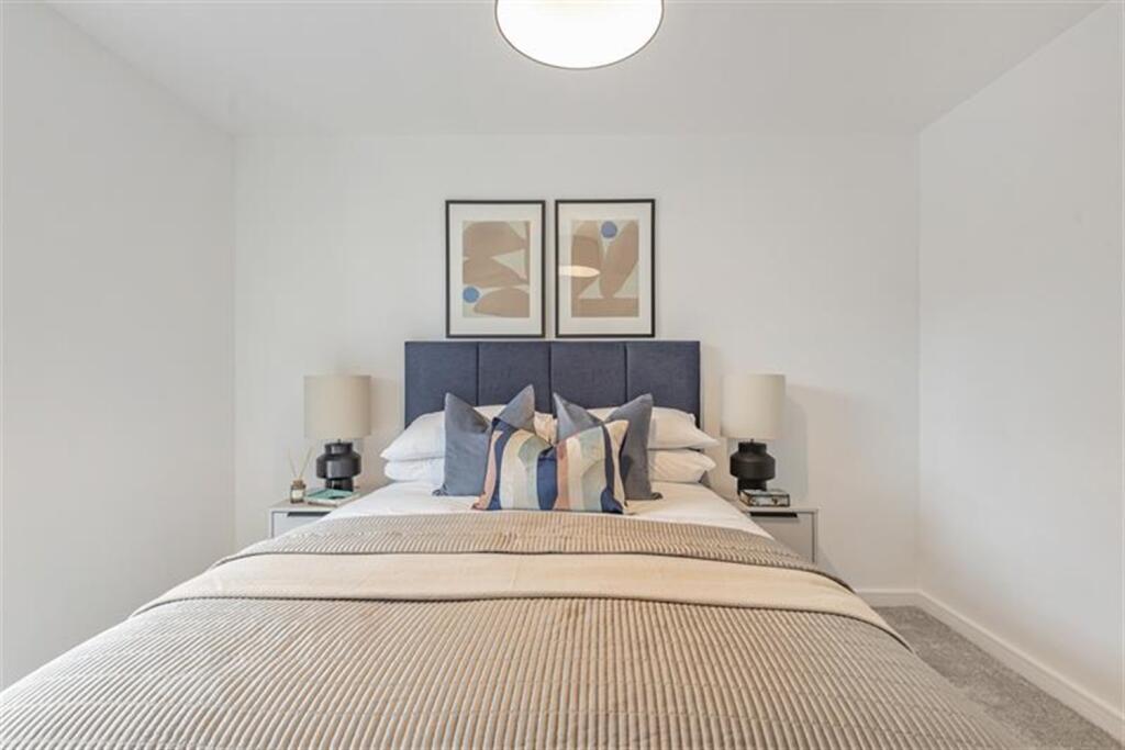 Apartment in Romford - View 3