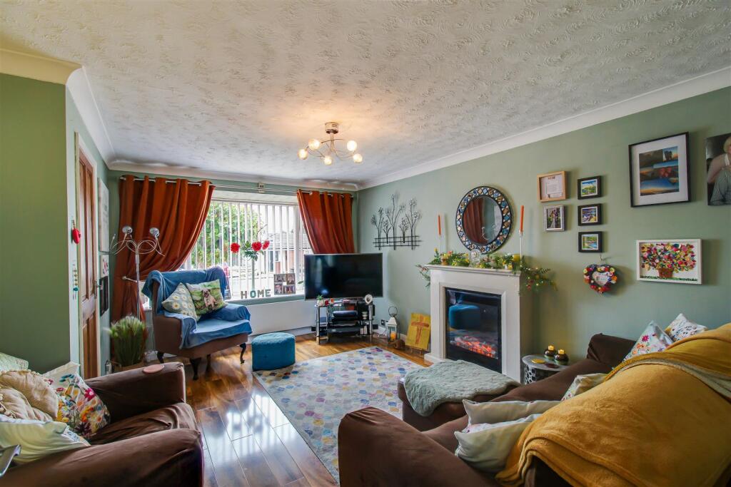 House in Wakefield - View 5