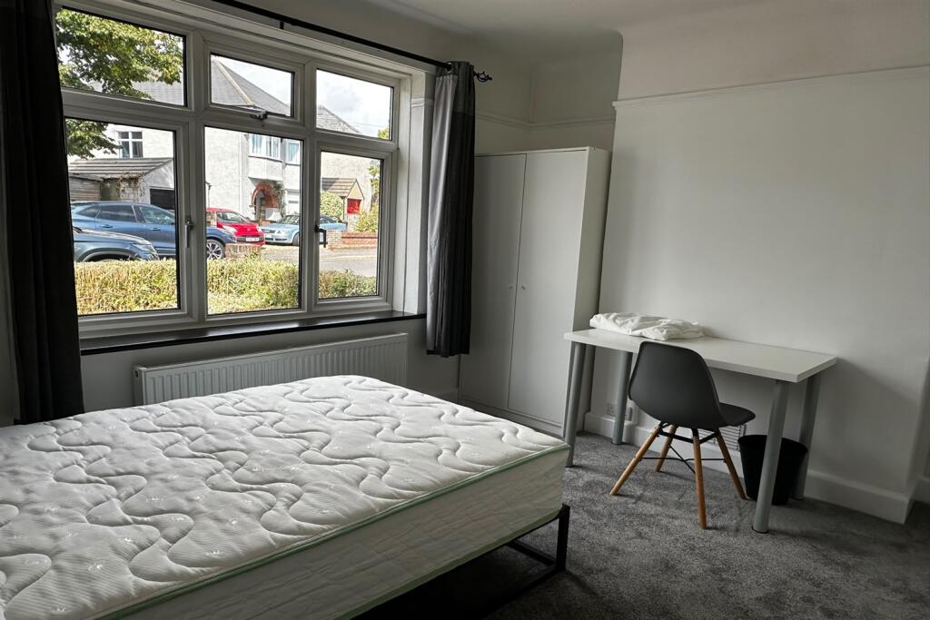 House in Bournemouth, Winton - More