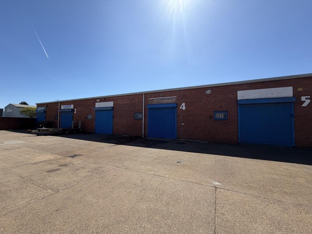 Main image of property: Unit 4 Spencer Industrial Estate , Copenhagen Road , Hull, East Yorkshire , HU7 0XQ