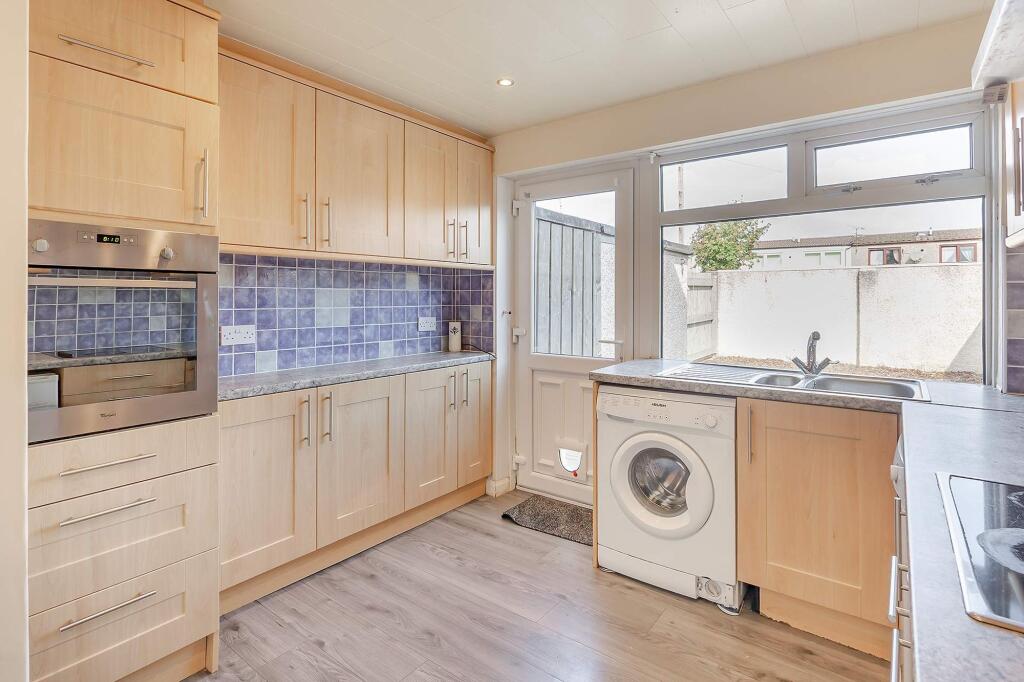 House in Grangemouth, Falkirk - More