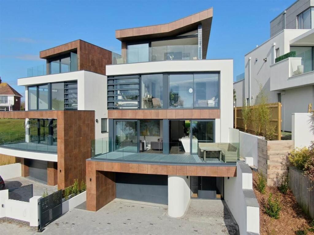33 Whitecliff Road, Poole,