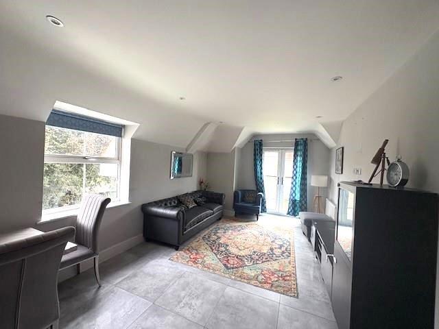 Apartment in Watford - View 3