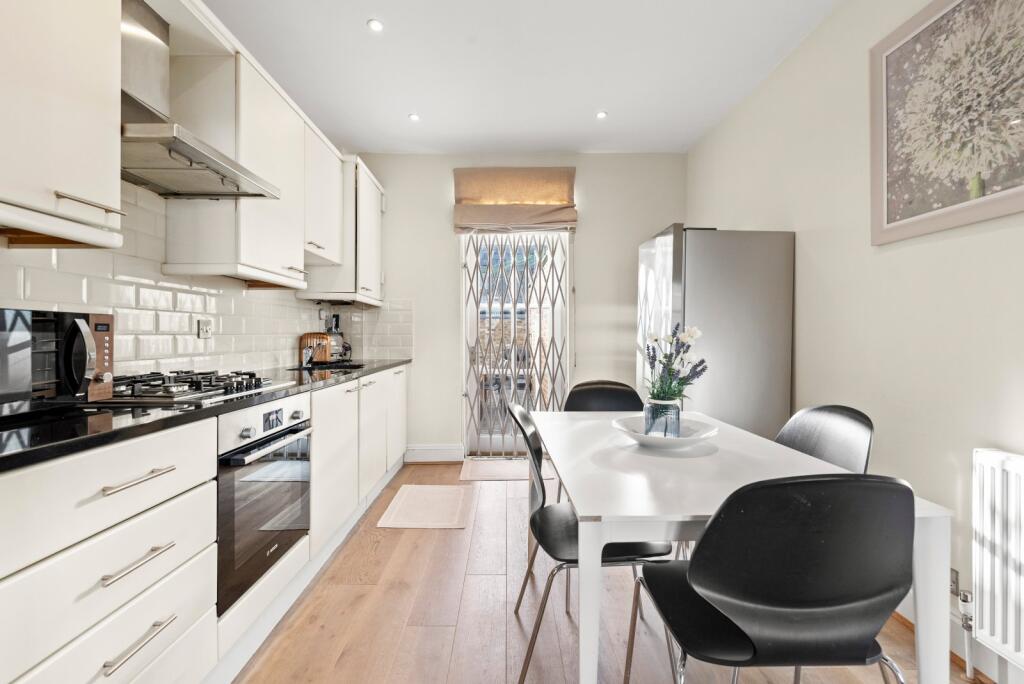 Apartment in London, Royal Borough of Kensington and Chelsea - View 2