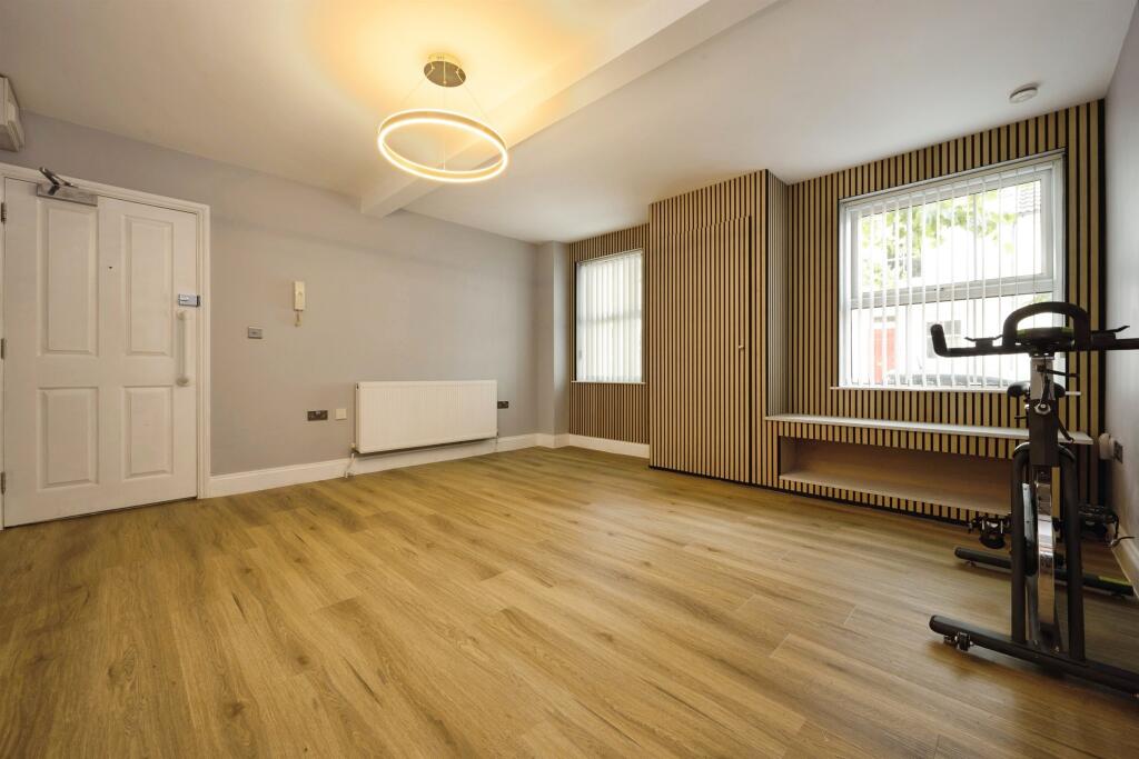 Apartment in Luton, Leighton-Linslade - View 4