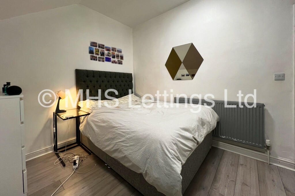 6 bedroom terraced house for rent