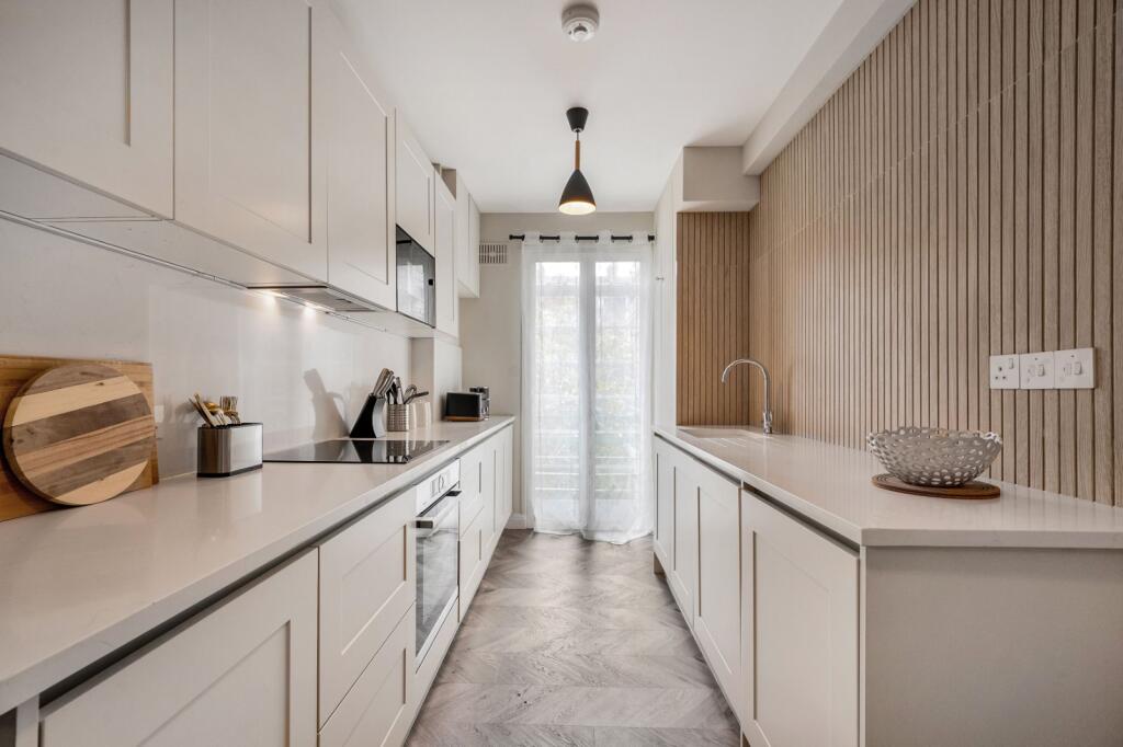 Apartment in London - View 3