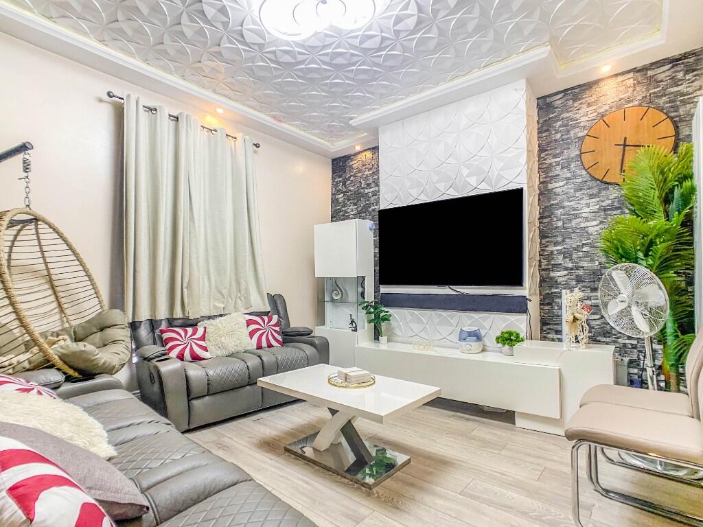 House in Sheffield, South Yorkshire - View 2