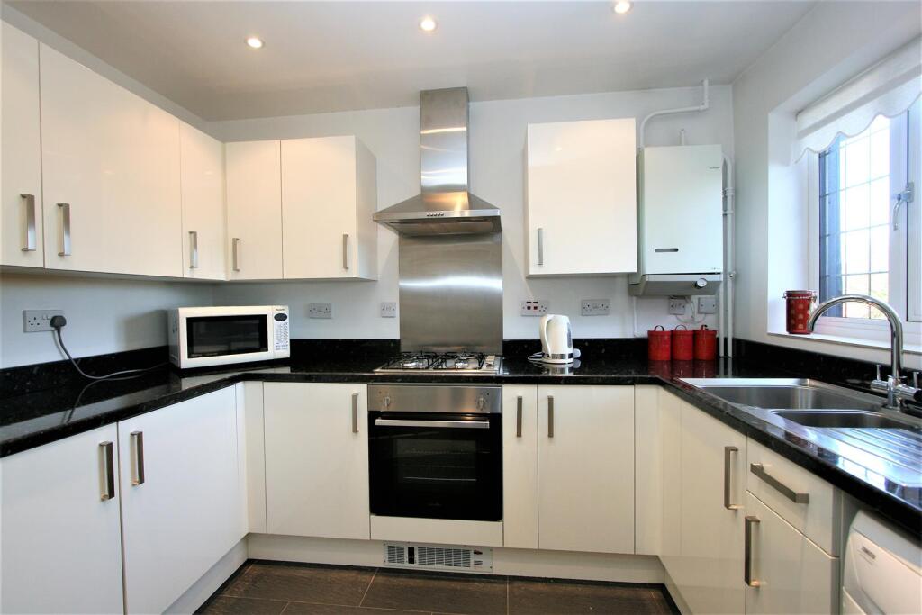 Grovebury Gardens, Park Street, St. Albans - View 3
