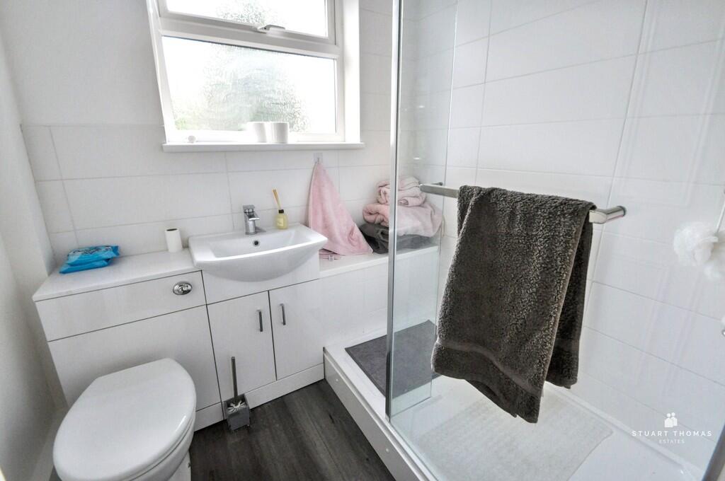 Apartment in Basildon, Great Burstead and South Green - View 4