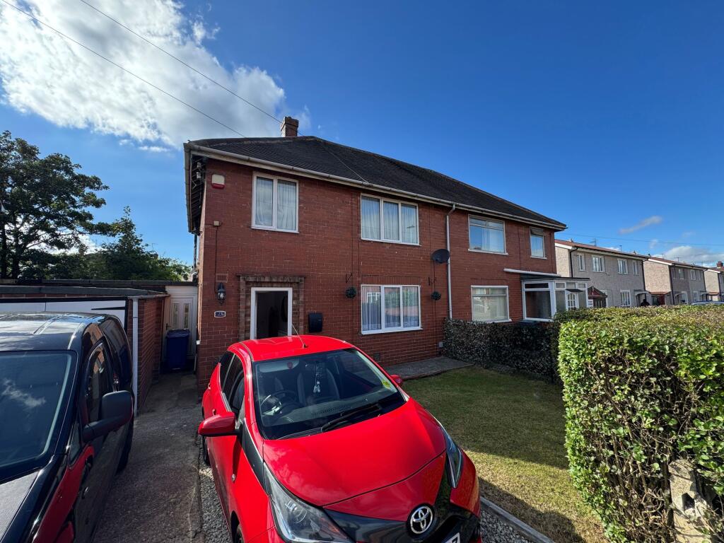 3-bed semi-detached on Chelmsford Drive, Doncaster, DN2, £155,000