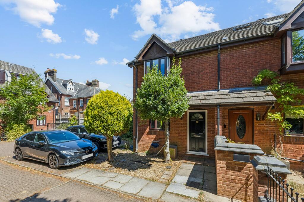 Main image of property: Globe Close, Harpenden, Hertfordshire, AL5