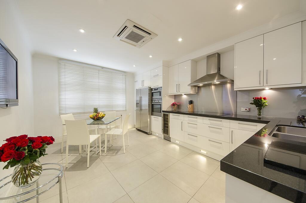 4 bedroom flat for rent