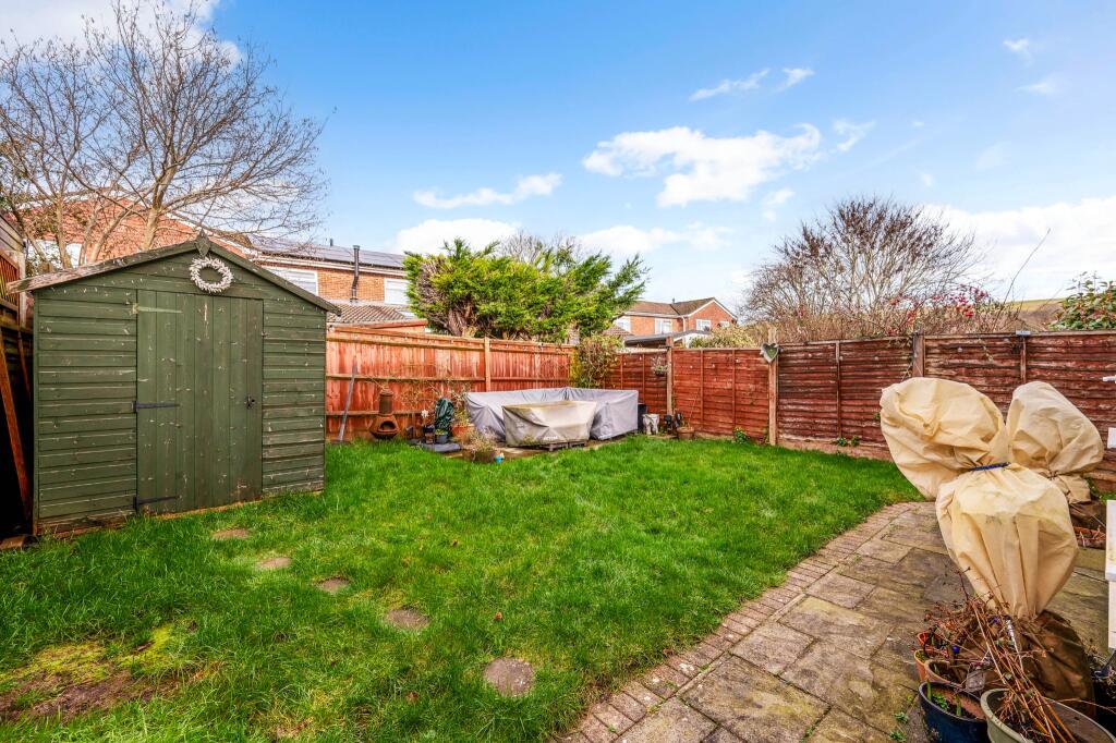 Redwing Road, Clanfield photo 4
