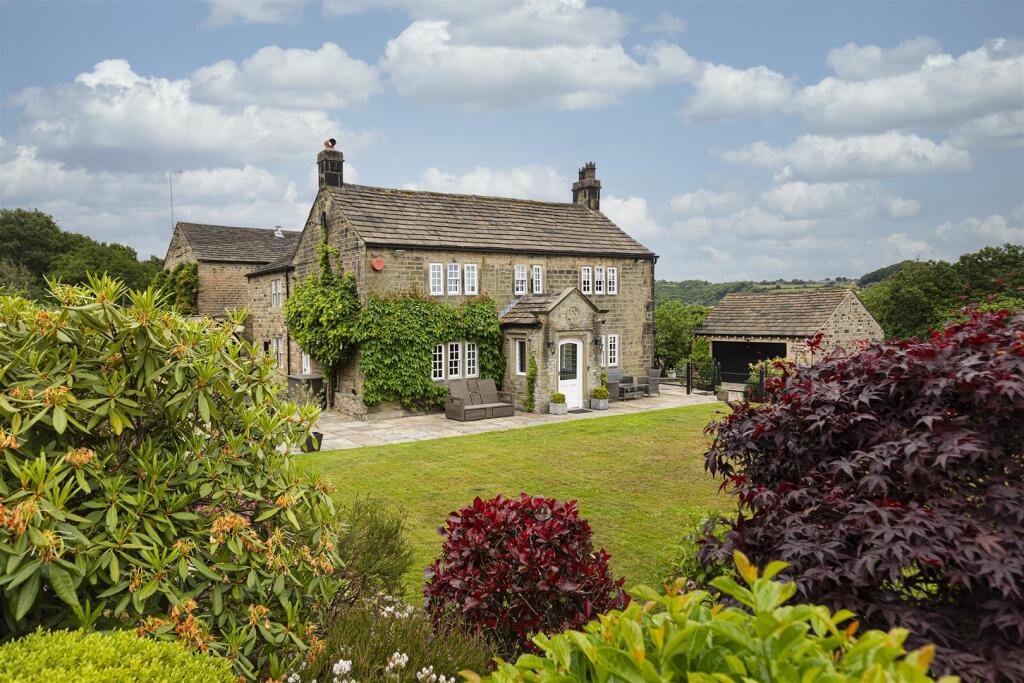 4-bed detached on Farnley Wood, Farnley Tyas, Huddersfield, £1,200,000