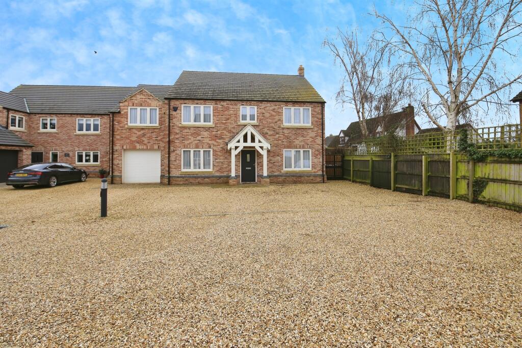 4-bed detached on Crews Close, Guyhirn, Wisbech, £550,000