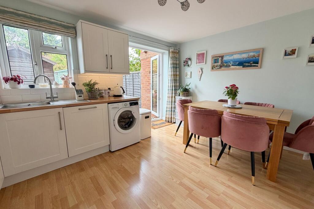 House in Surrey Heath, Surrey - View 5
