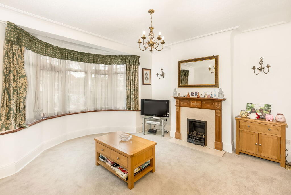 Woodford Road, South Woodford, London, E18 - View 2