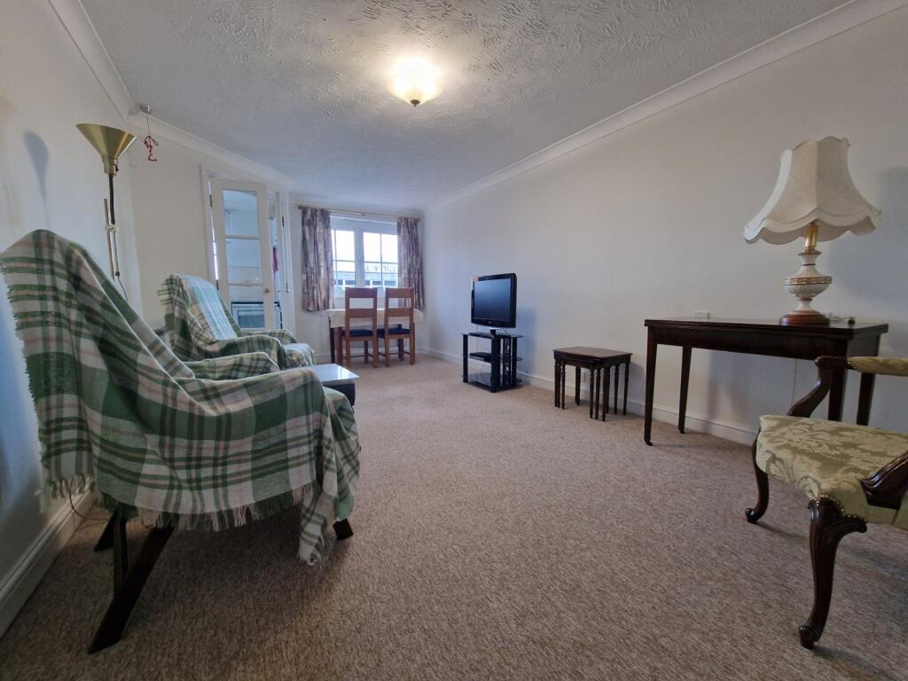 Apartment in Portsmouth, Southsea - View 3