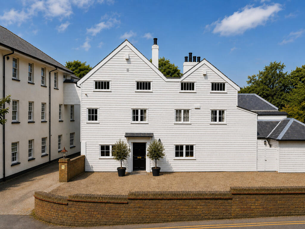 Main image of property: High Street, St. Margarets-at-Cliffe, CT15