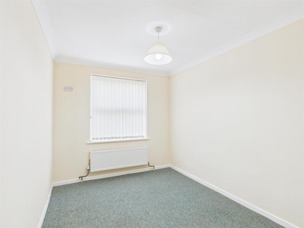 Hazlehurst Drive, Elm Farm, Aylesbury - View 6