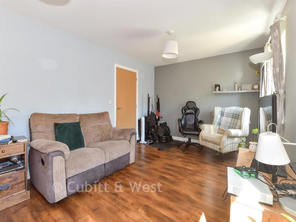 House in Redhill - View 3