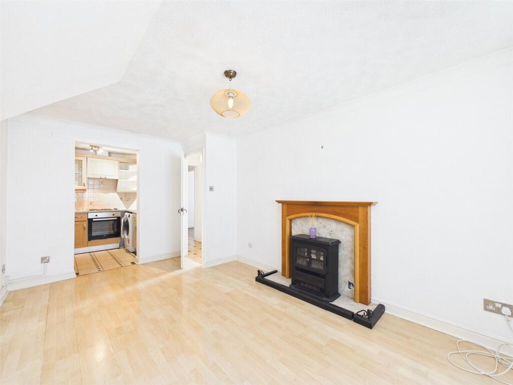Apartment in Nottingham, Chilwell - View 2