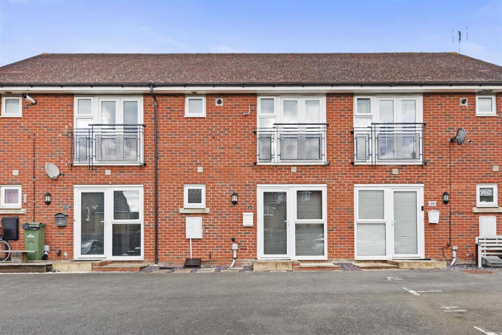 1-bed house on Butterton Gardens, Broughton, Milton Keynes, £66,000
