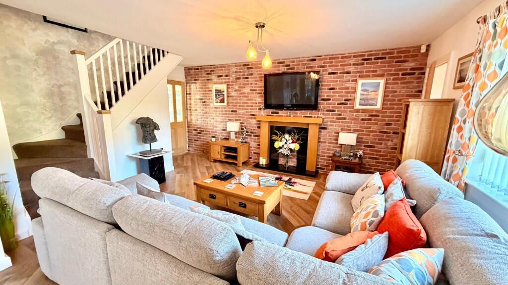 Glastonbury Road, TS12 photo 5