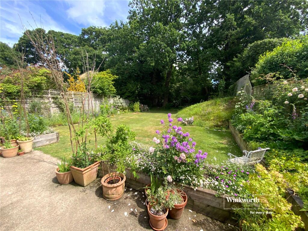 Shelley Close, Highcliffe, Dorset, BH23