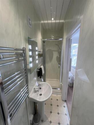 new bathroom 2 image.jpg