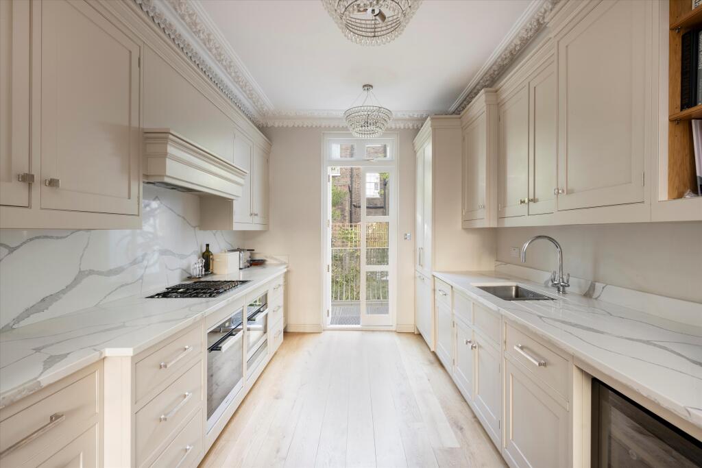 House in London - View 3
