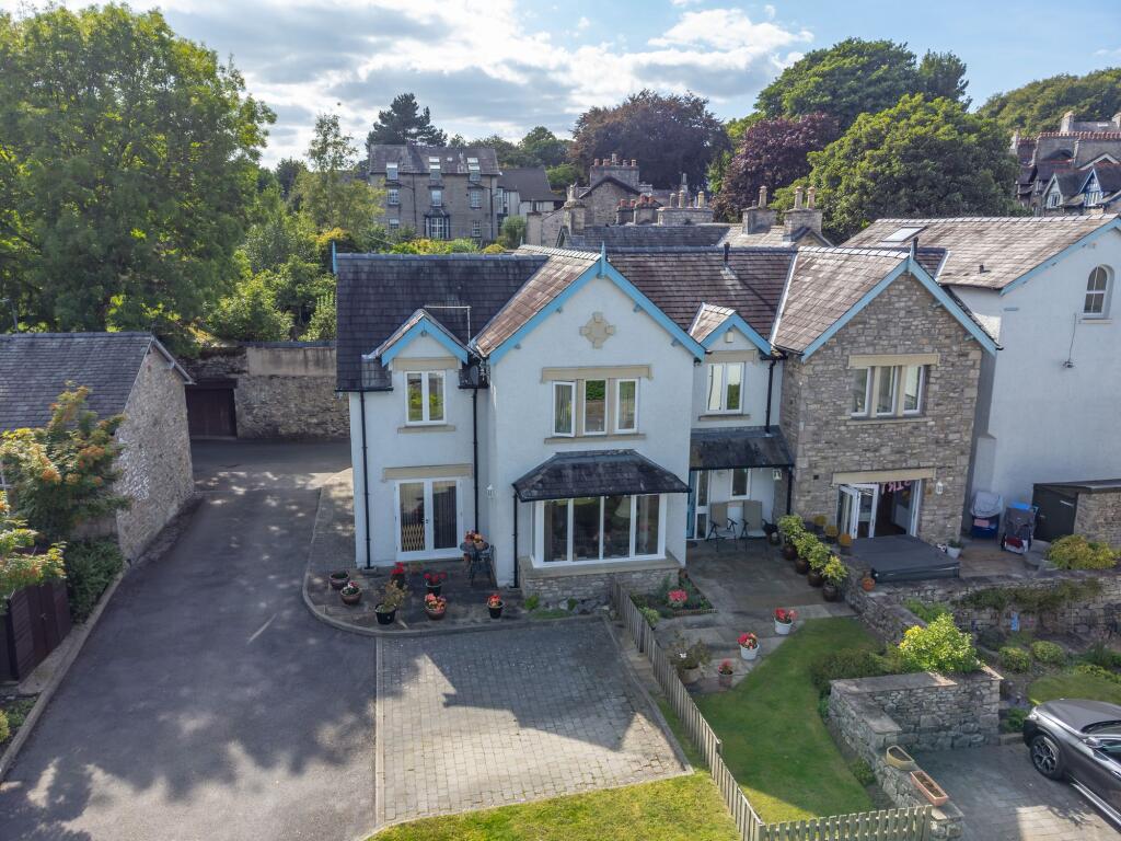 Main image of property: 1 Castle Bailey