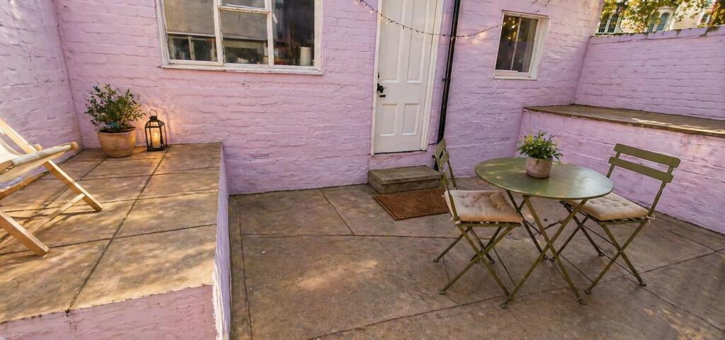 5 bedroom flat for rent