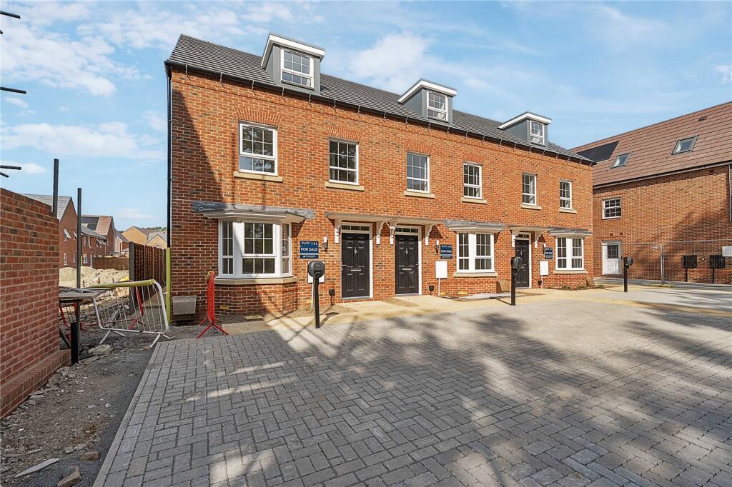 Main image of property: Farrow Place, Finchwood Park, Wokingham, RG40