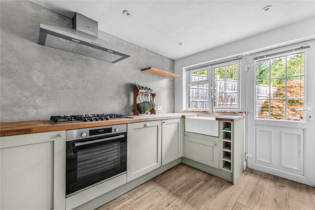 House in Guildford - View 5