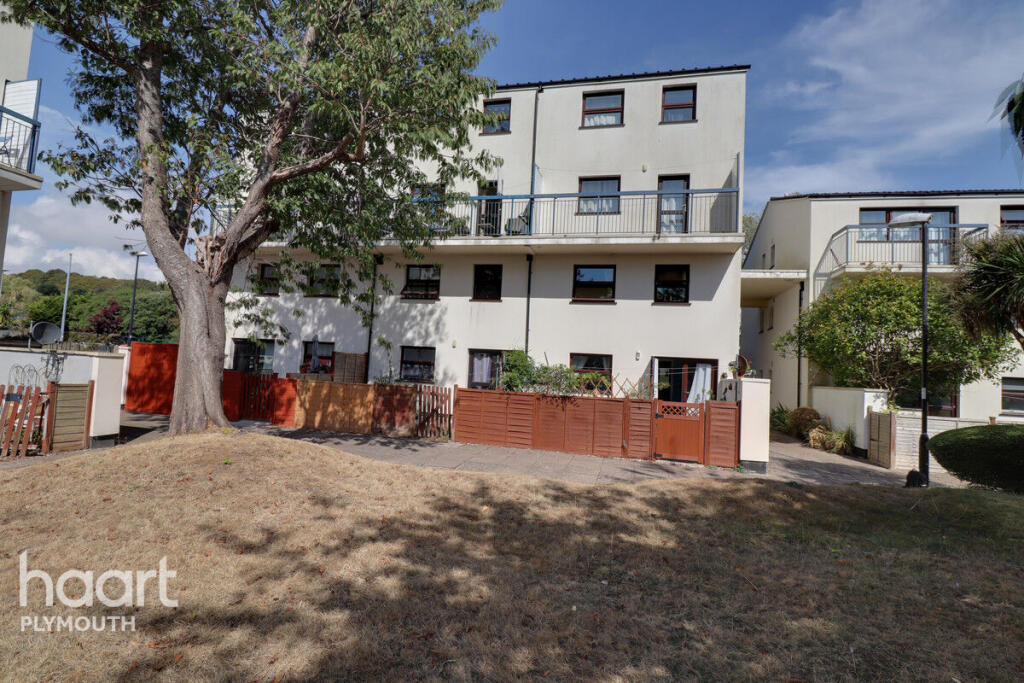 Apartment in Plymouth