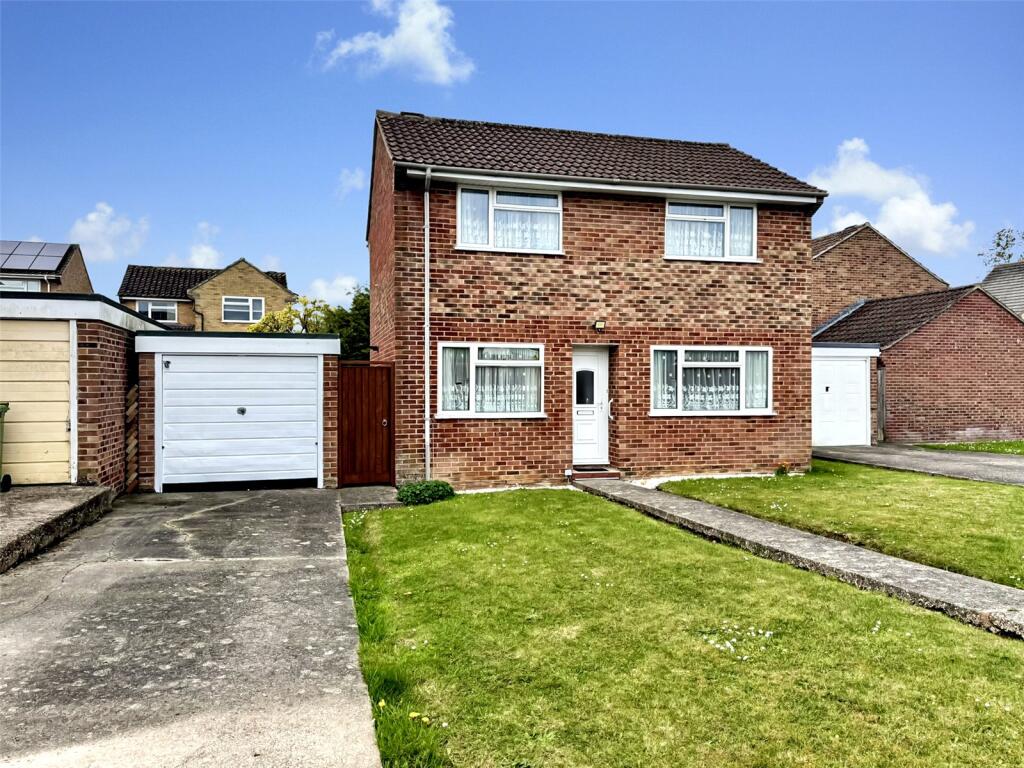3-bed detached on Lower Touches, Chard, Somerset, TA20, £265,000