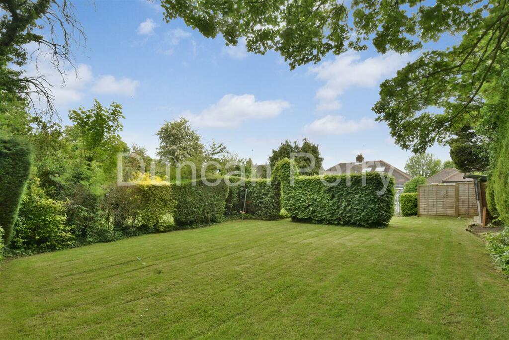 The Close, Potters Bar photo 2